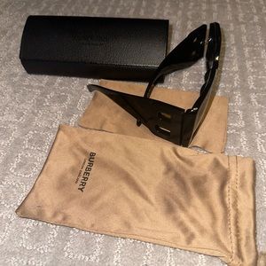 B Motif Square Frame Sunglasses